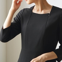 嬉しい前開きファスナーで着脱簡単