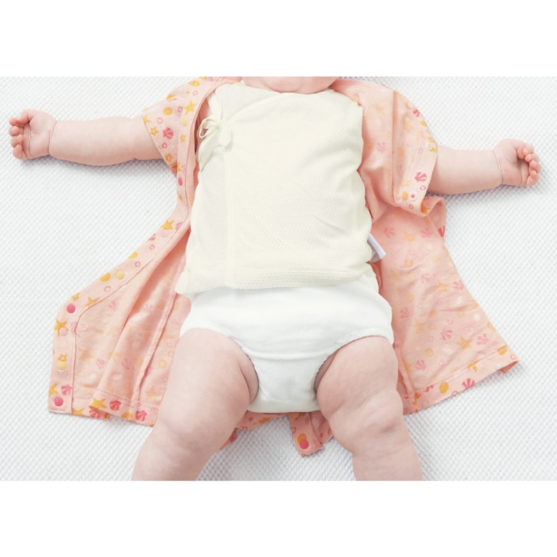 ピンク貝柄／モデル身長65cm・50～60サイズ着用・体重8kg