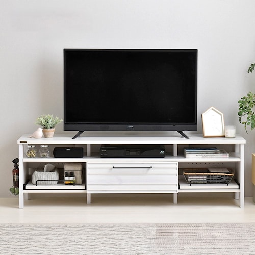 飾りながら収納ができるテレビ台
