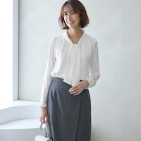 モデル身長169cm／M　オフホワイト着用
