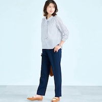 モデル身長168cm／M　オフホワイト×ネイビーストライプ着用