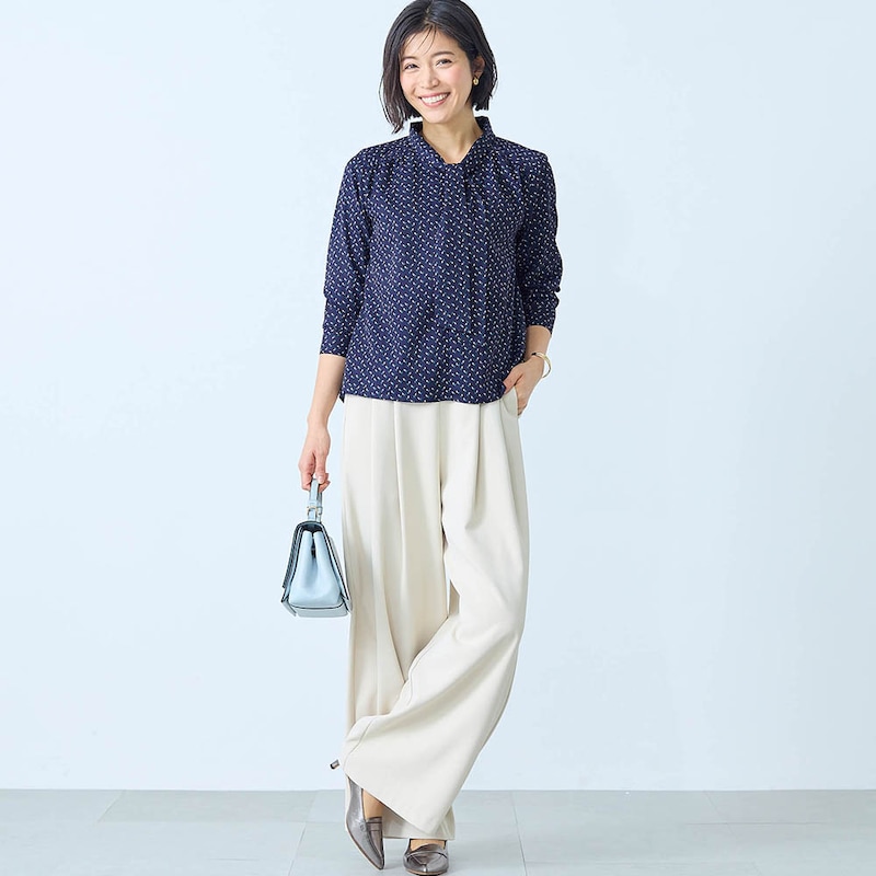 モデル身長168cm／M　ダークネイビー系幾何学柄