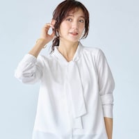 モデル身長172cm／M　オフホワイト着用