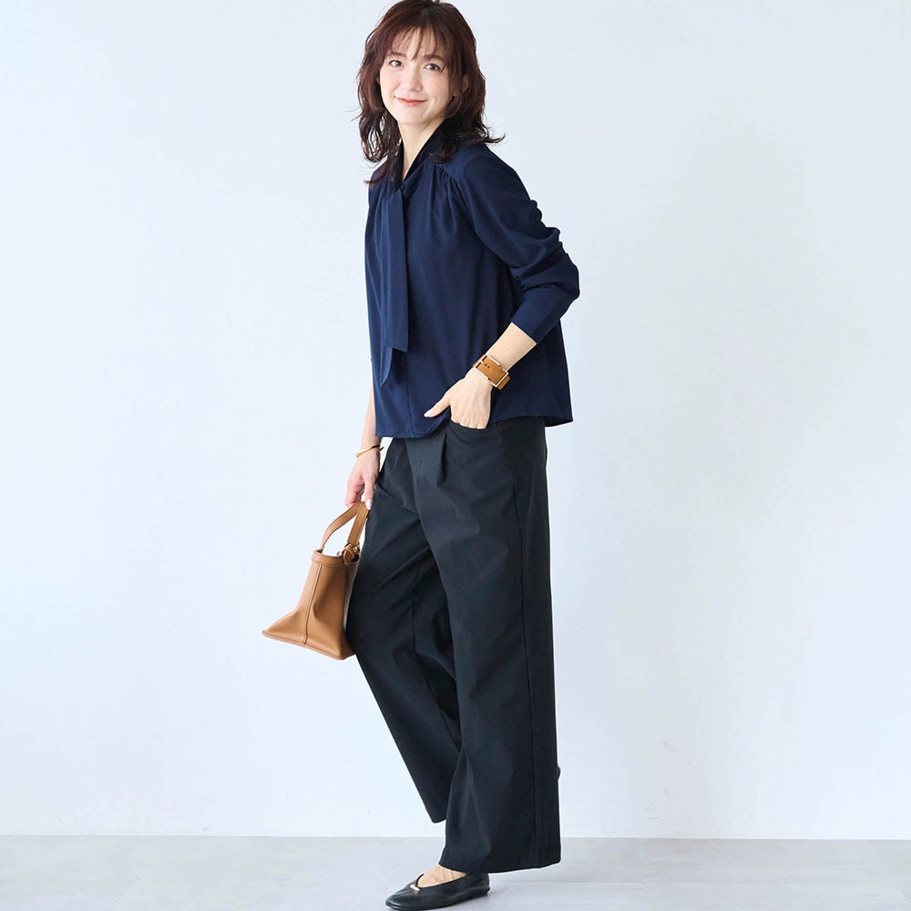 モデル身長172cm／M　ネイビー着用