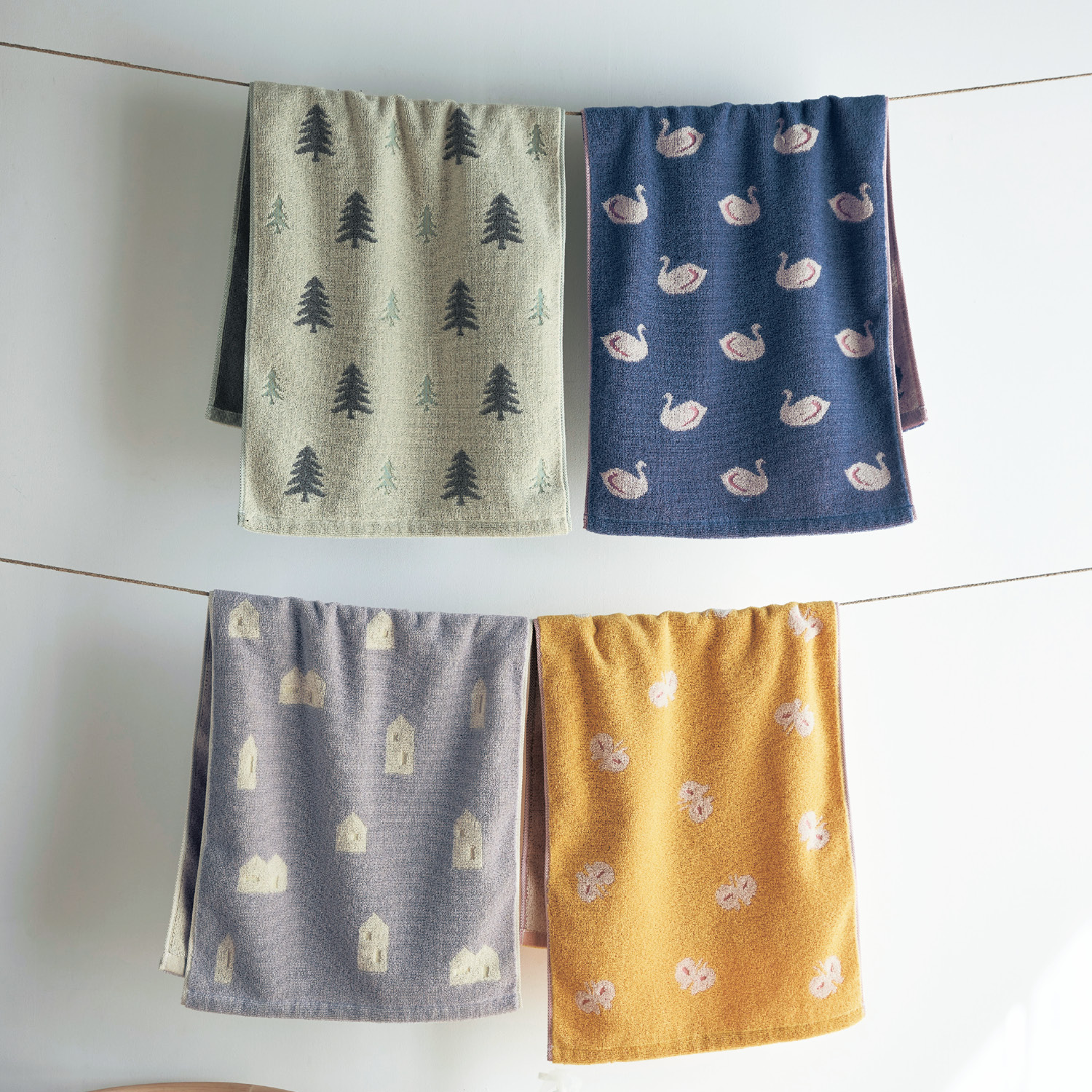 シンプル北欧調デザインの速乾ふんわりフェイスタオル(速乾ふんわり) シンプル北欧調デザインの速乾ふんわりフェイスタオル(速乾ふんわり)