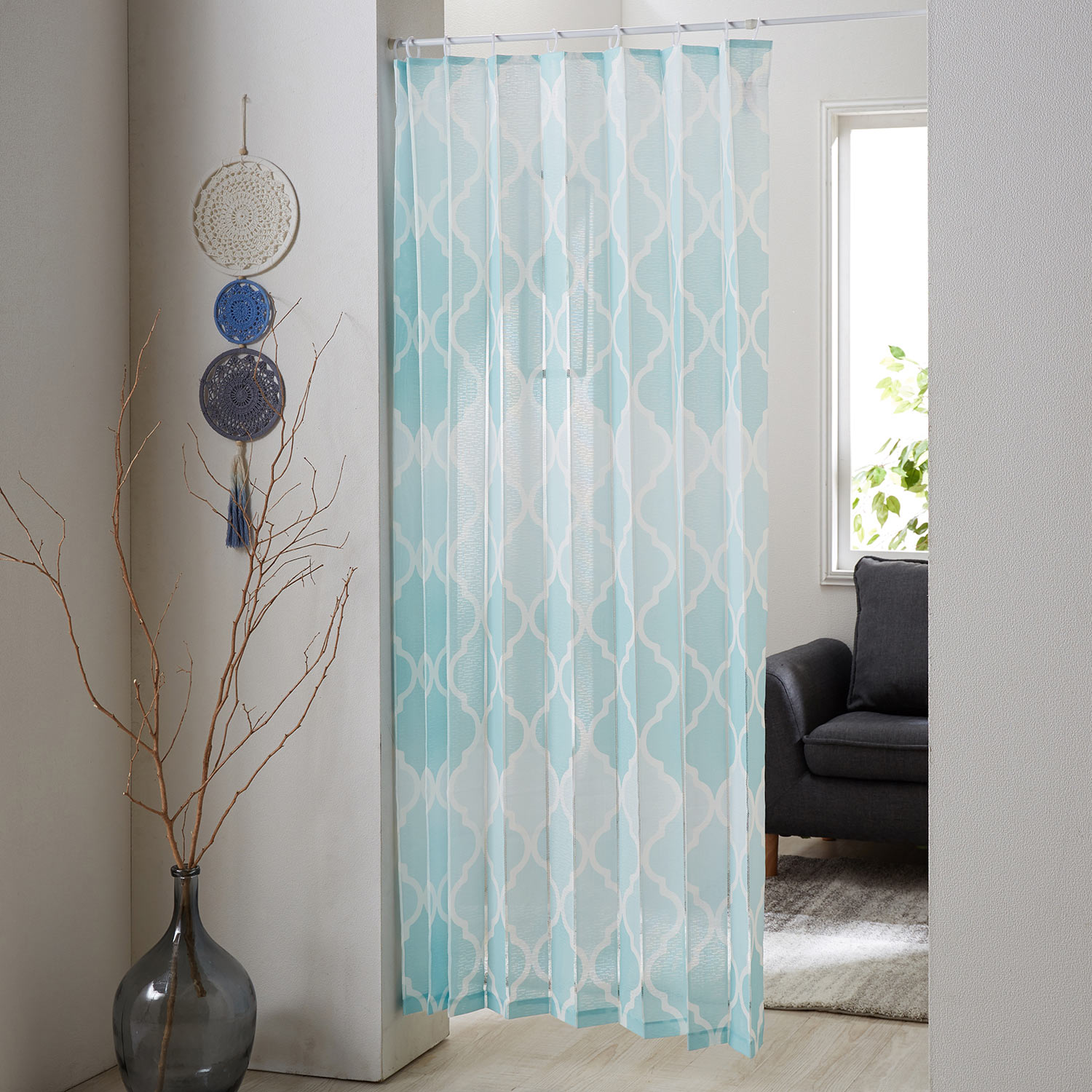 【ベルメゾン】モロッカンテイストのじゃばらに折りたためる間仕切りカーテン