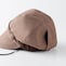 後ろのワイドなゴムリブで頭にしっかりフィット