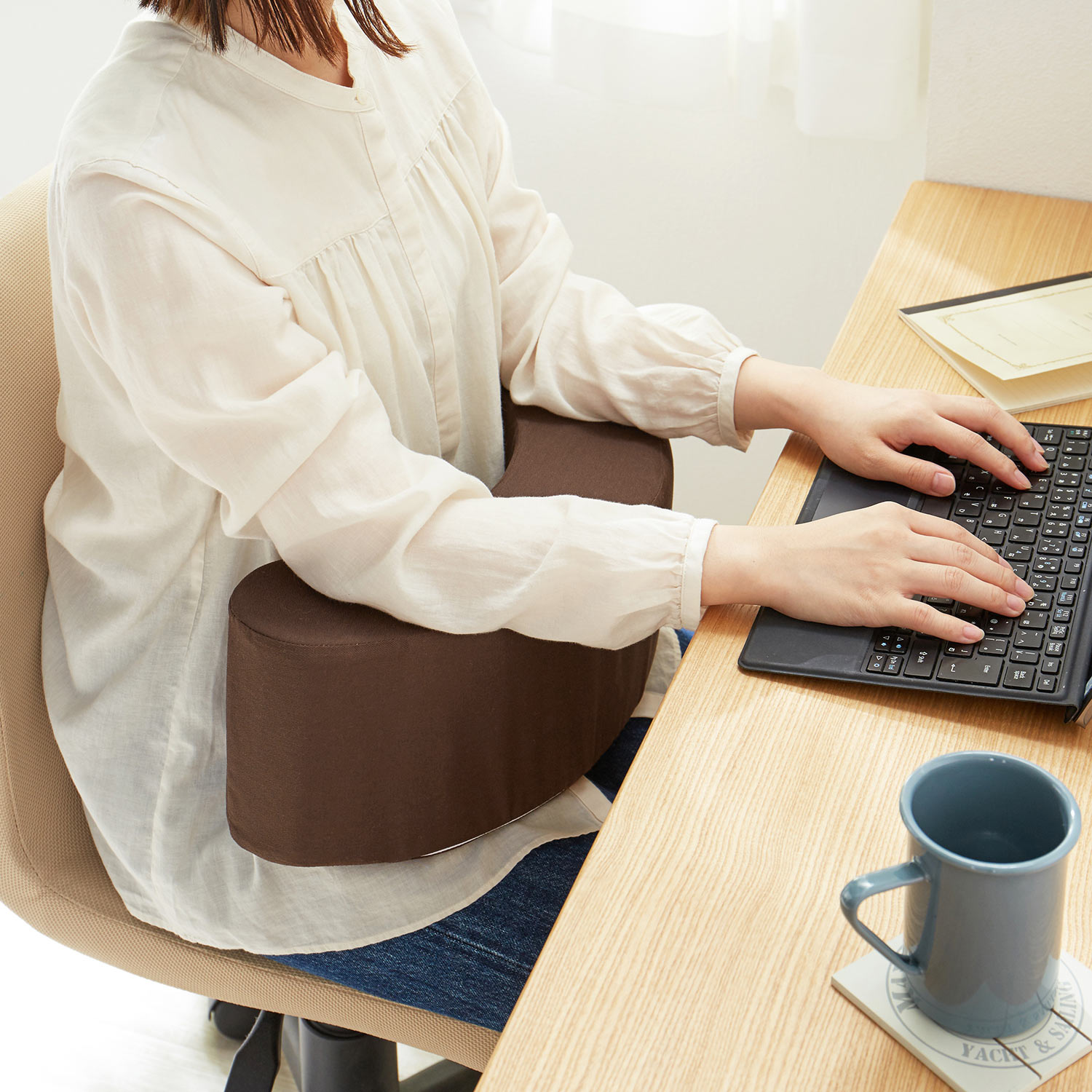 デスクで使える肘 腰まくら 通販のベルメゾンネット デスクで使える肘 腰まくら 通販のベルメゾンネット