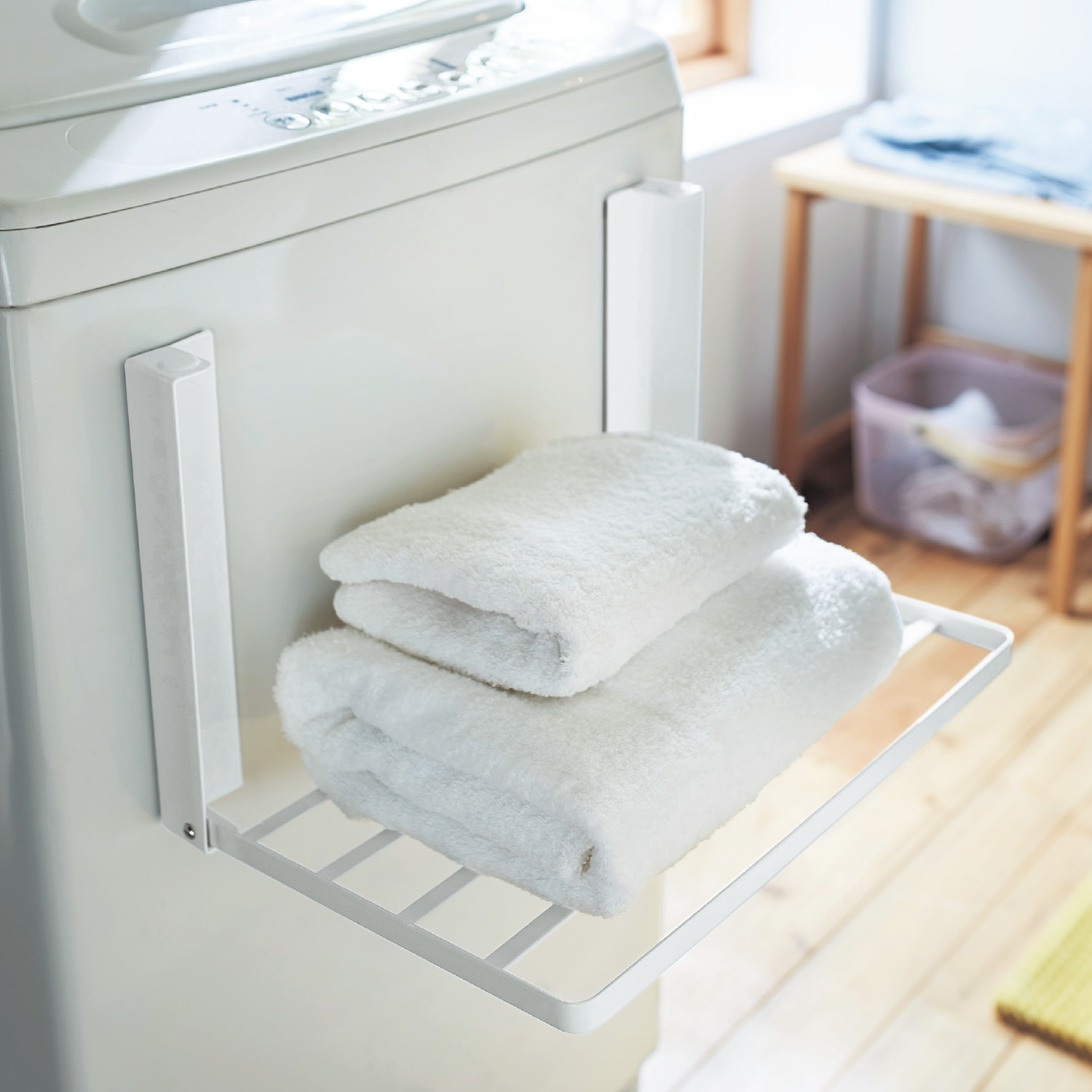 【タワー/tower】マグネットで取り付けられる洗濯機横折りたたみ棚