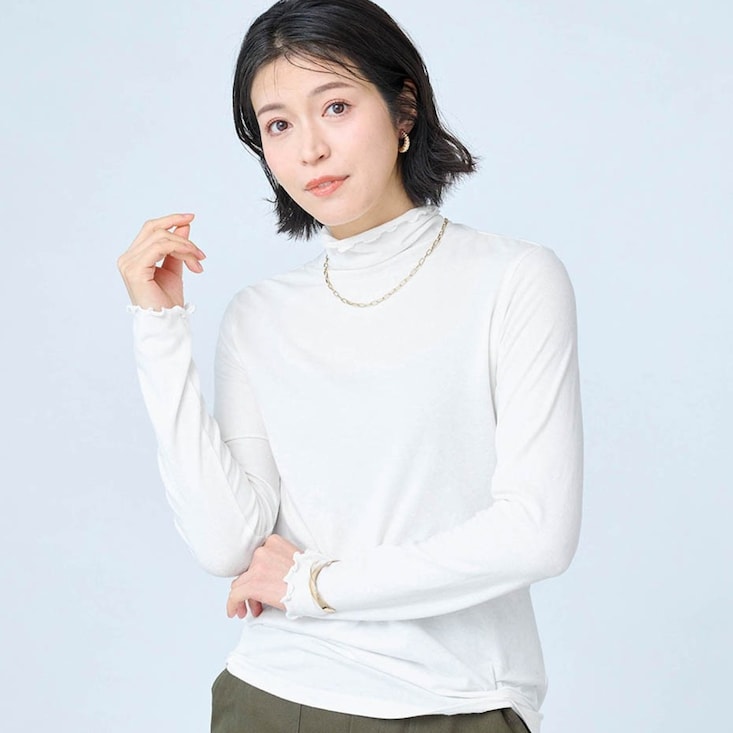 重ね着に最適なシアータートルカットソー