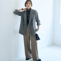モデル身長165cm／M　ブラック着用