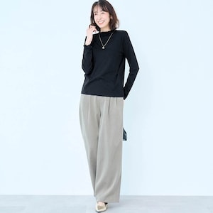 モデル身長169cm／M　ブラック着用