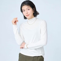 オフホワイト