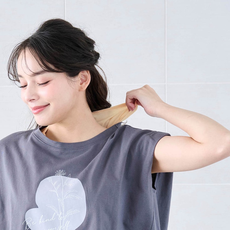  瞬間！汗脱ぎインナー・背中（脱げるんジャー）