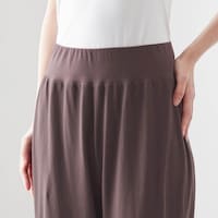 幅広のウエストでくい込みを軽減