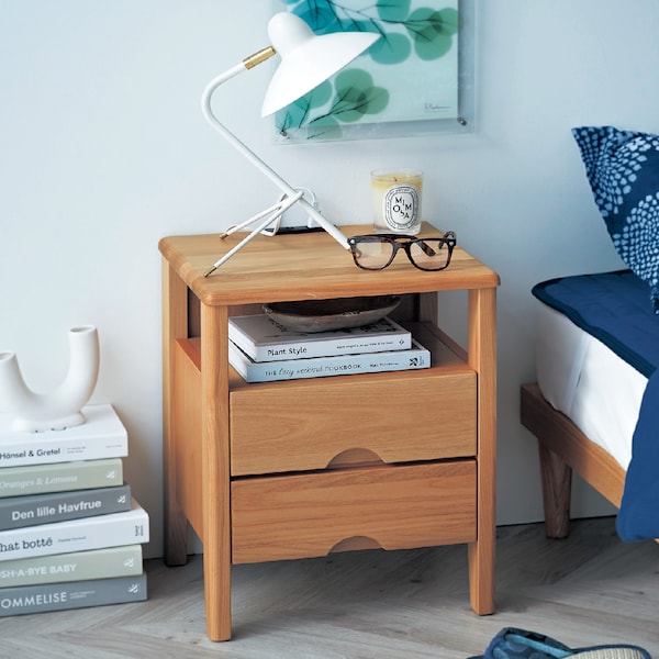 【ベルメゾン】アルダー材の引出し & コンセント付きベッドサイドテーブル