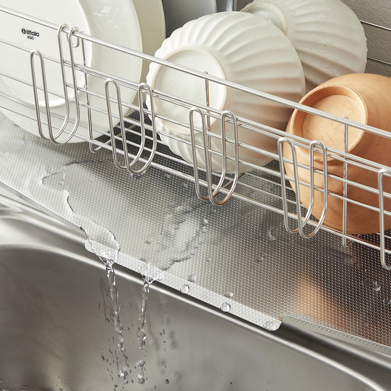 水垢が目立ちにくいエンボス加工が施されたトレイ