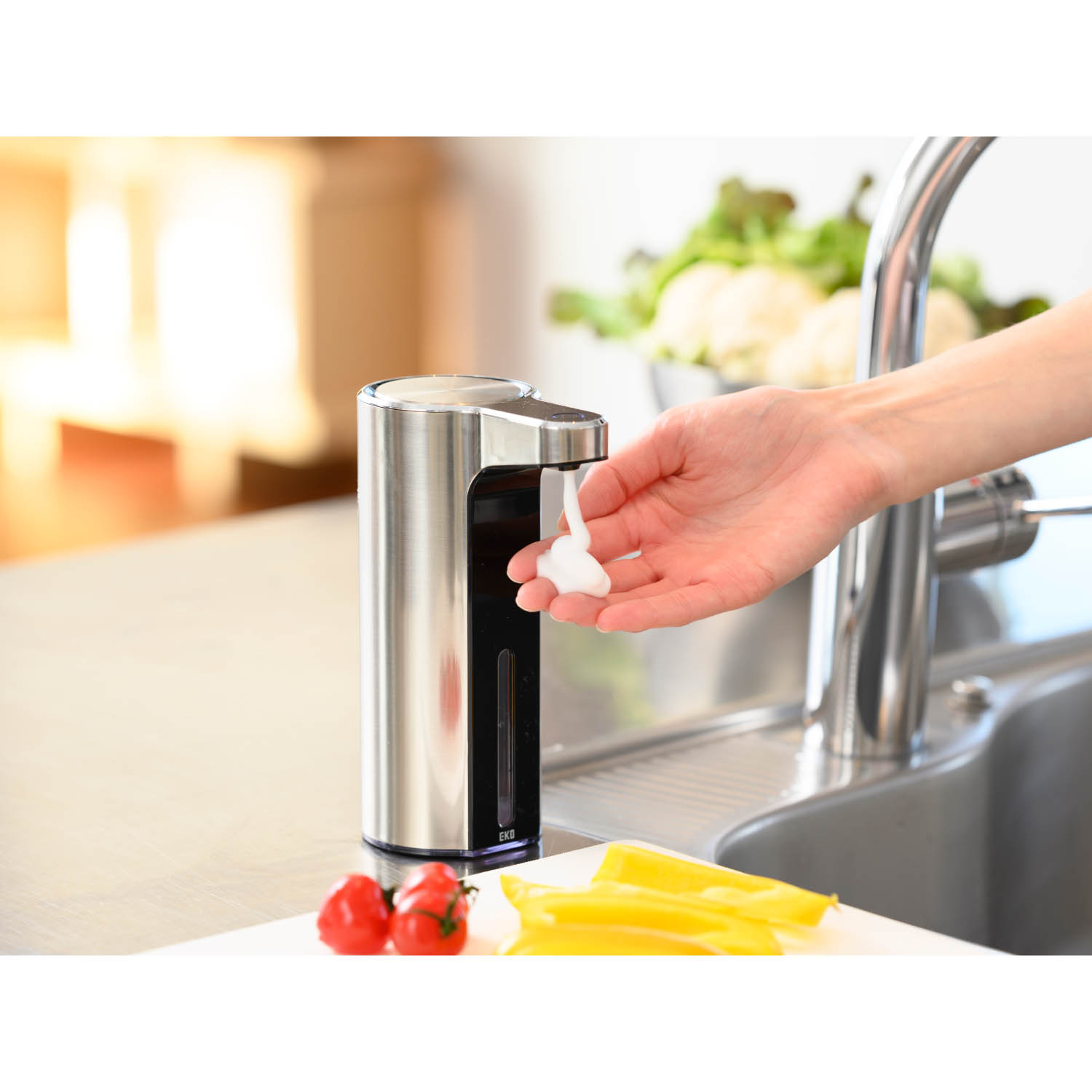 usb充電可能な自動ソープディスペンサー 225ml ハンドソープ 食器用洗剤対応 イーケーオー Eko 通販のベルメゾンネット usb充電可能な自動ソープディスペンサー 225ml ハンドソープ 食器用洗剤対応 イーケーオー Eko 通販のベルメゾンネット