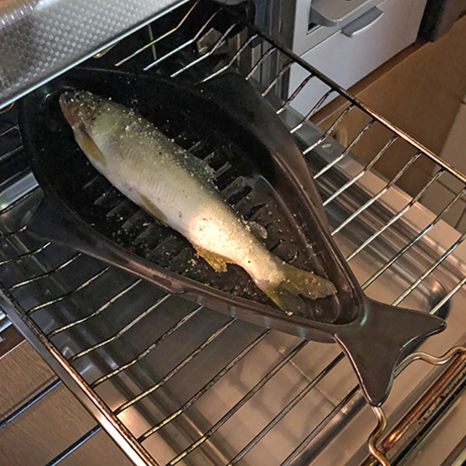 お魚のカタチをした魚焼きグリルトレー fish griller 耐熱食器 萬古焼 通販のベルメゾンネット お魚のカタチをした魚焼きグリルトレー fish griller 耐熱食器 萬古焼 通販のベルメゾンネット