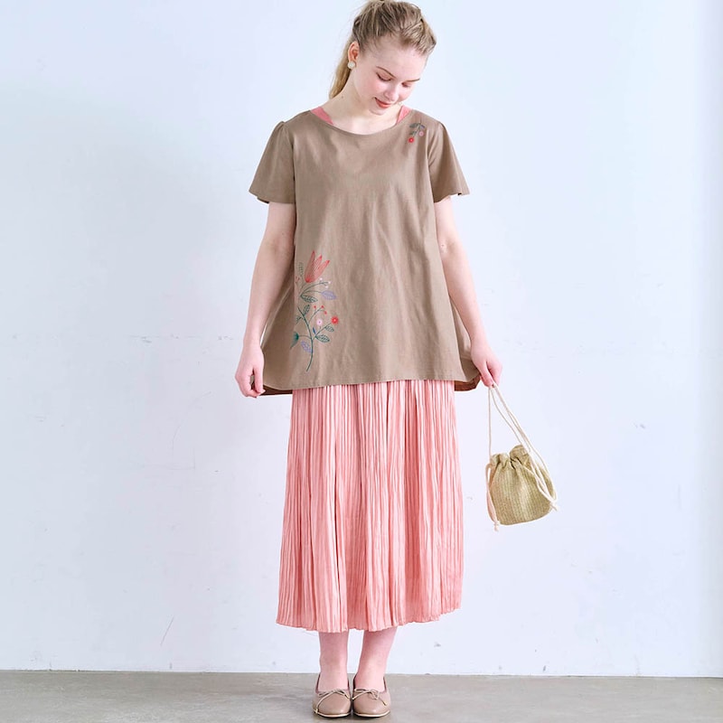 モデル身長167cm/M　チューリップ着用