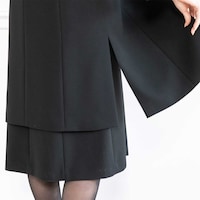 長めのサイドスリットで動きやすく