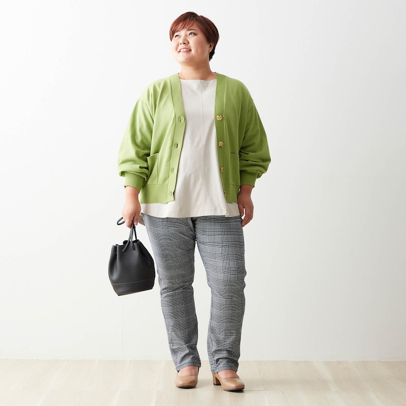 モデル身長160cm／4L・股下68cm