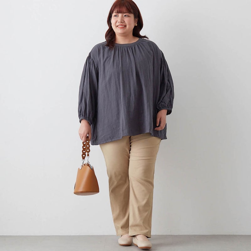 モデル身長163cm／4L・股下68cm