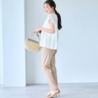モデル身長166cm／M・股下66cm ※写真は撮影用のため股下+6cmになります。グレージュ着用