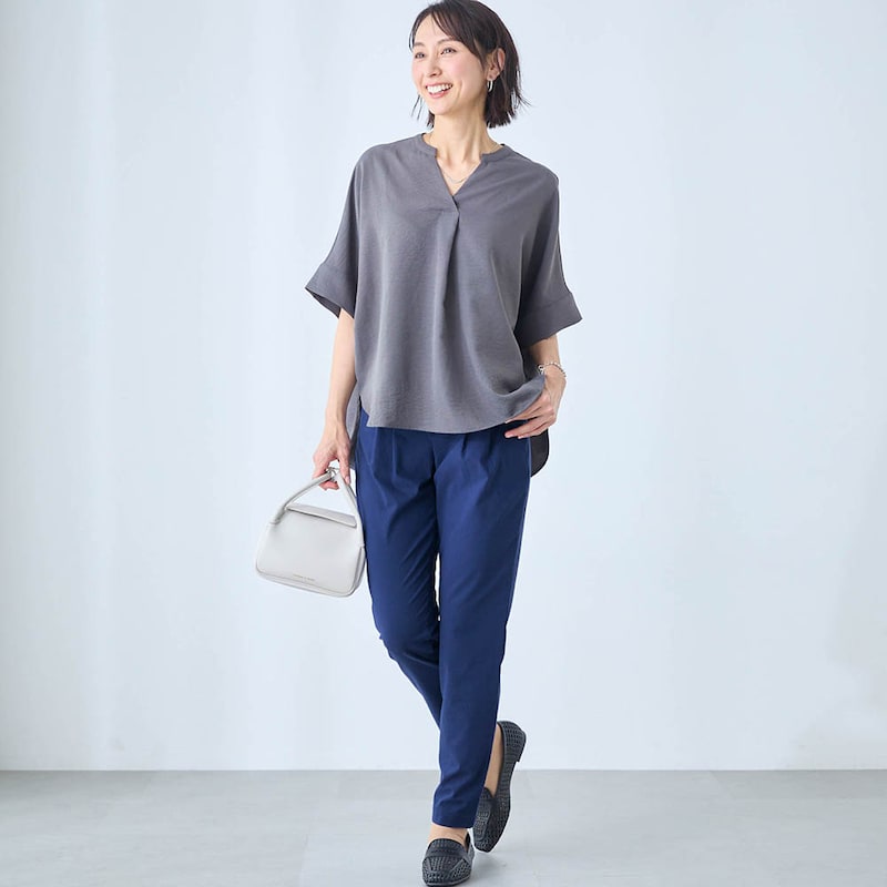 モデル身長167cm／M・股下66cm ※写真は撮影用のため股下+6cmになります。ブルー着用