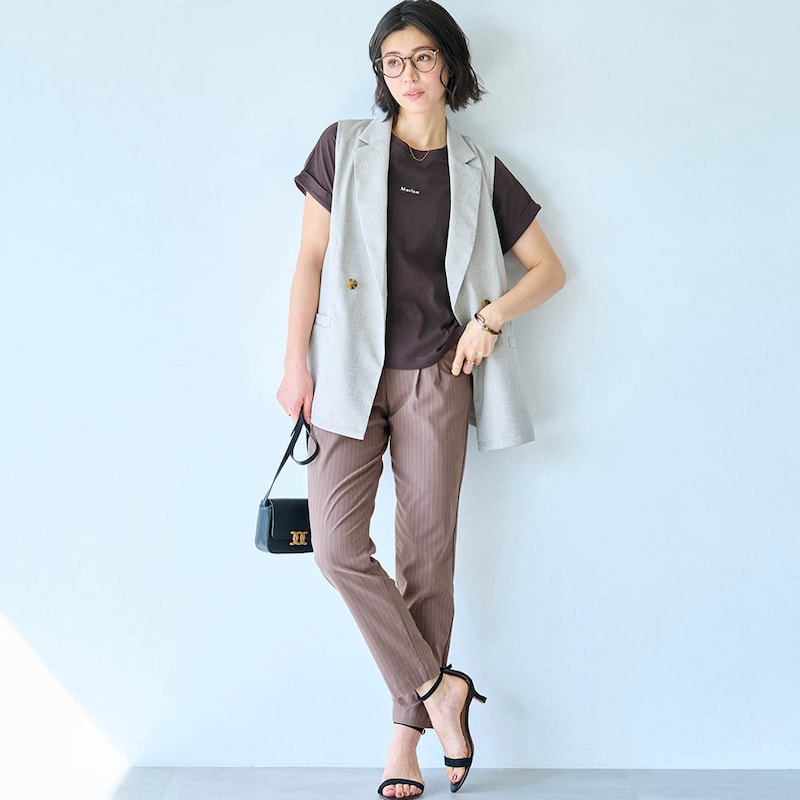 モデル身長168cm／M・股下66cm ※写真は撮影用のため股下+6cm。モカカーキストライプ着用