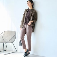 モデル身長168cm／M・股下66cm ※写真は撮影用のため股下+6cm。モカカーキストライプ着用