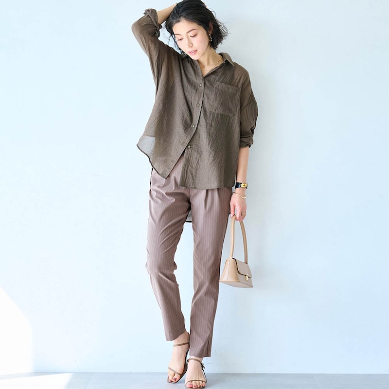 モデル身長168cm／M・股下66cm ※写真は撮影用のため股下+6cm。モカカーキストライプ着用