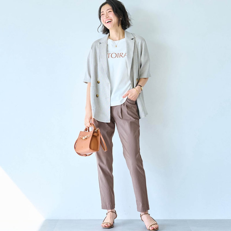 モデル身長168cm／M・股下66cm ※写真は撮影用のため股下+6cm。モカカーキストライプ着用