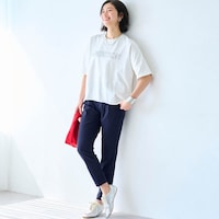 モデル身長168cm／M・股下66cm ※写真は撮影用のため股下+6cmになります。ネイビー着用