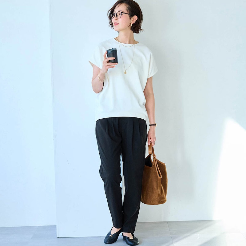 モデル身長168cm／M・股下66cm ※写真は撮影用のため股下+6cmになります。ブラック着用