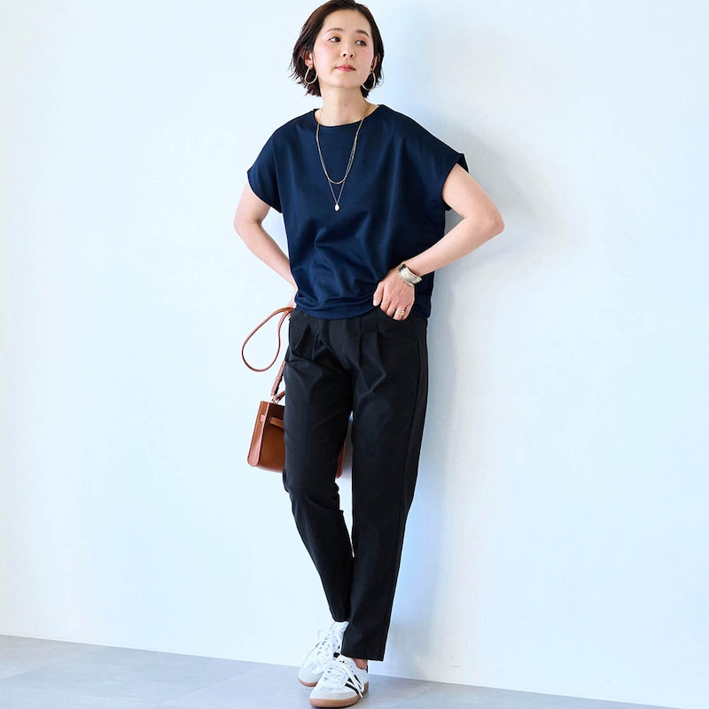 モデル身長168cm／M・股下66cm ※写真は撮影用のため股下+6cmになります。ブラック着用