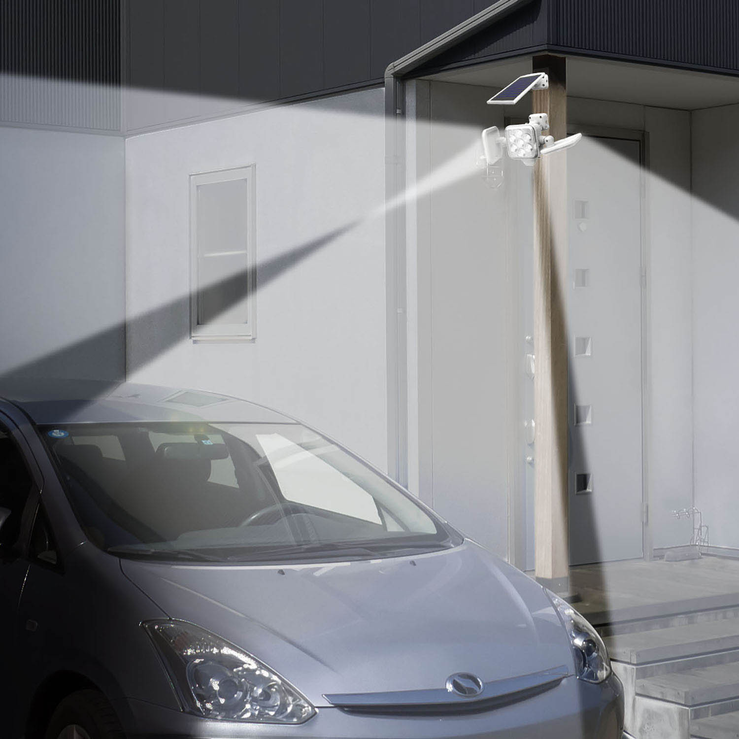 【ベルメゾン】玄関やアウトドアで使える照らせるソーラー式防犯・防災用LEDライト