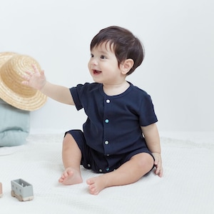 ネイビー／モデル身長70cm・70サイズ着用