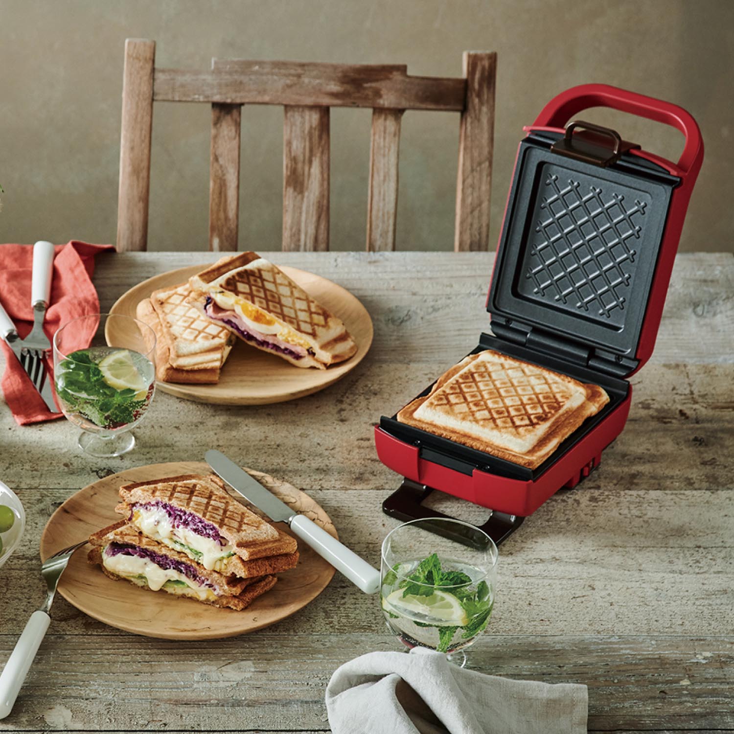 分厚く焼けるプレスサンドメーカー プラッド