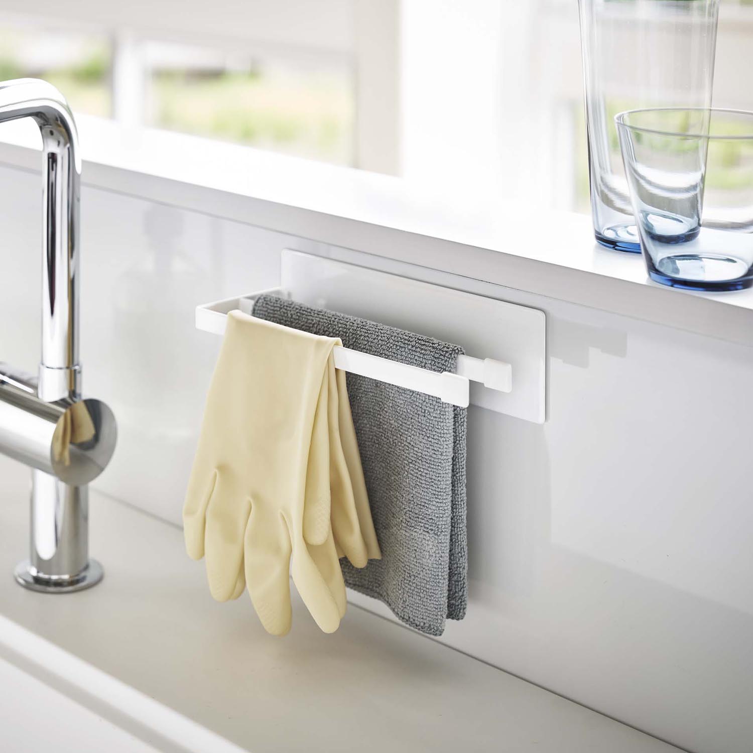 【タワー/tower】マグネットで取り付けられるふきんハンガー 【キッチン手袋の収納にも便利】 【タワー/tower】マグネットで取り付けられるふきんハンガー 【キッチン手袋の収納にも便利】