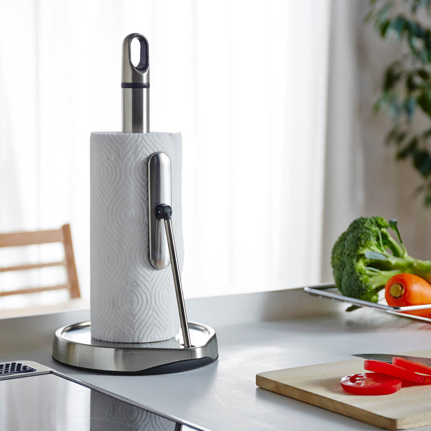 片手で切りやすいキッチンペーパーホルダー 大型サイズ対応 シンプルヒューマン Simplehuman 通販のベルメゾンネット 片手で切りやすいキッチンペーパーホルダー 大型サイズ対応 シンプルヒューマン Simplehuman 通販のベルメゾンネット