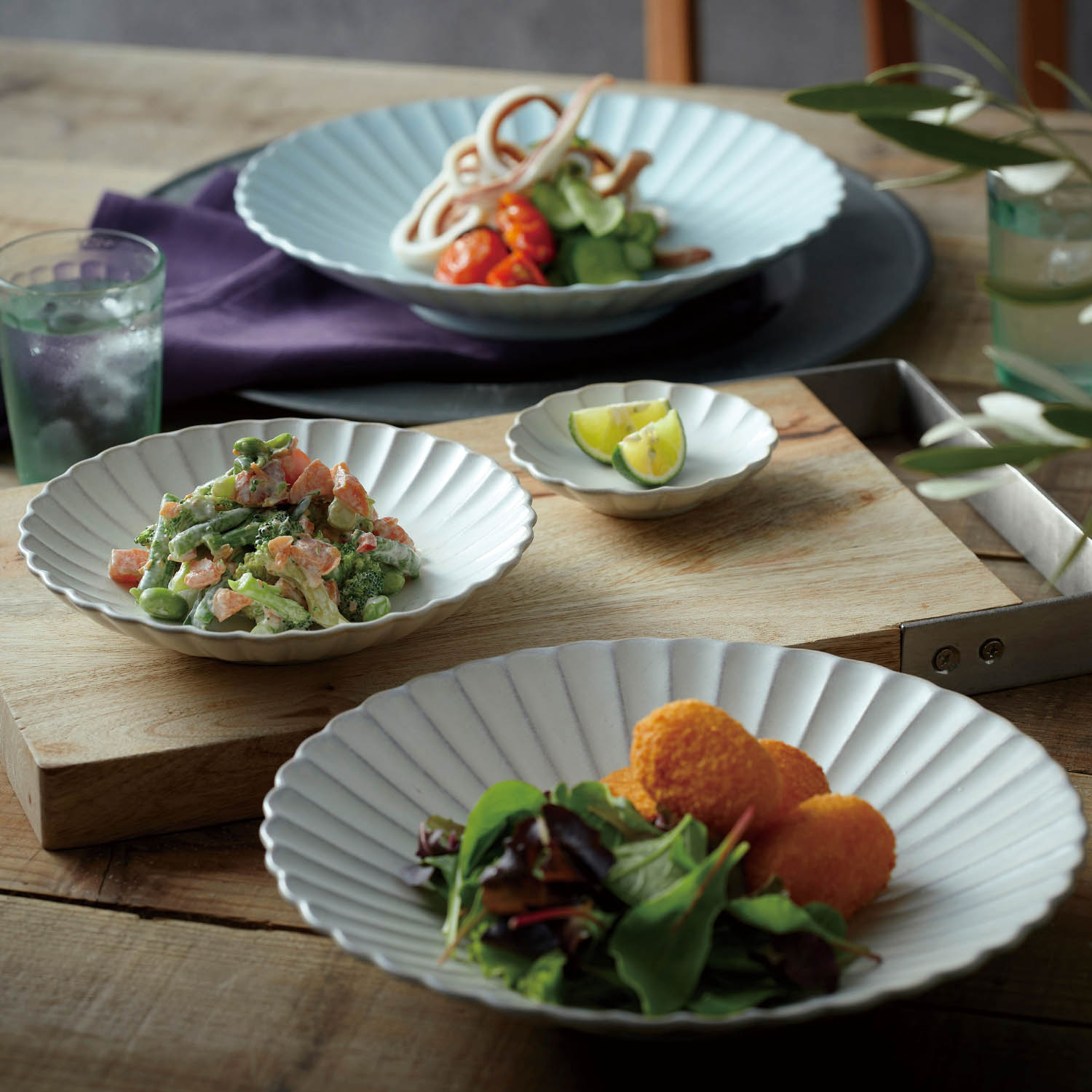 【ベルメゾン】瀬戸焼 盛り付けが華やかに見える花皿[日本製] 【食洗機対応】