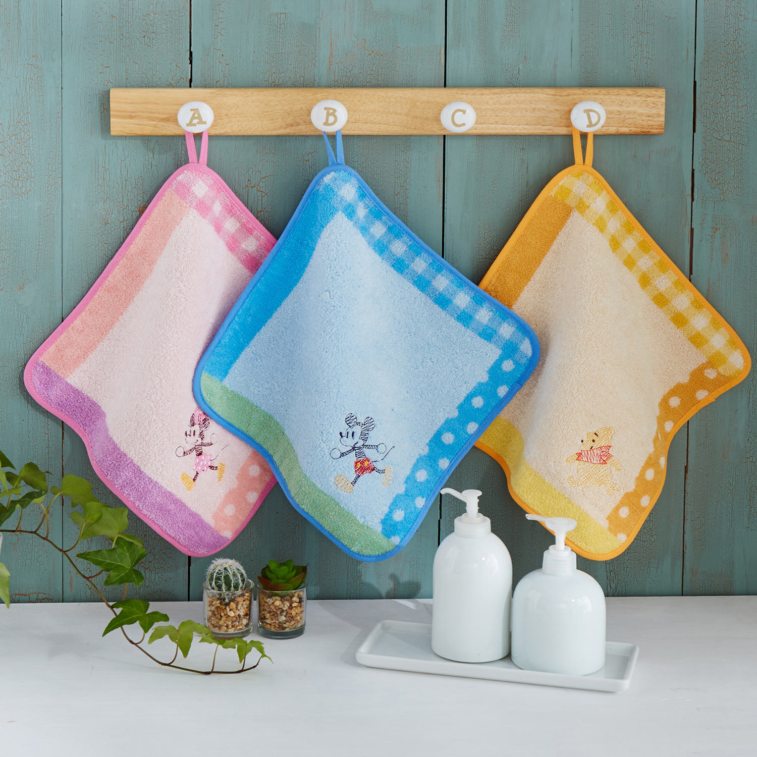 お名前ネーム付き刺繍ループタオル 選べるキャラクター ディズニー Disney 通販のベルメゾンネット お名前ネーム付き刺繍ループタオル 選べるキャラクター ディズニー Disney 通販のベルメゾンネット