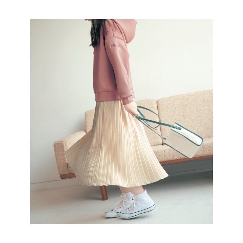 ヴィンテージサテン風ロング丈プリーツスカート(ウエスト調節可)（子供  