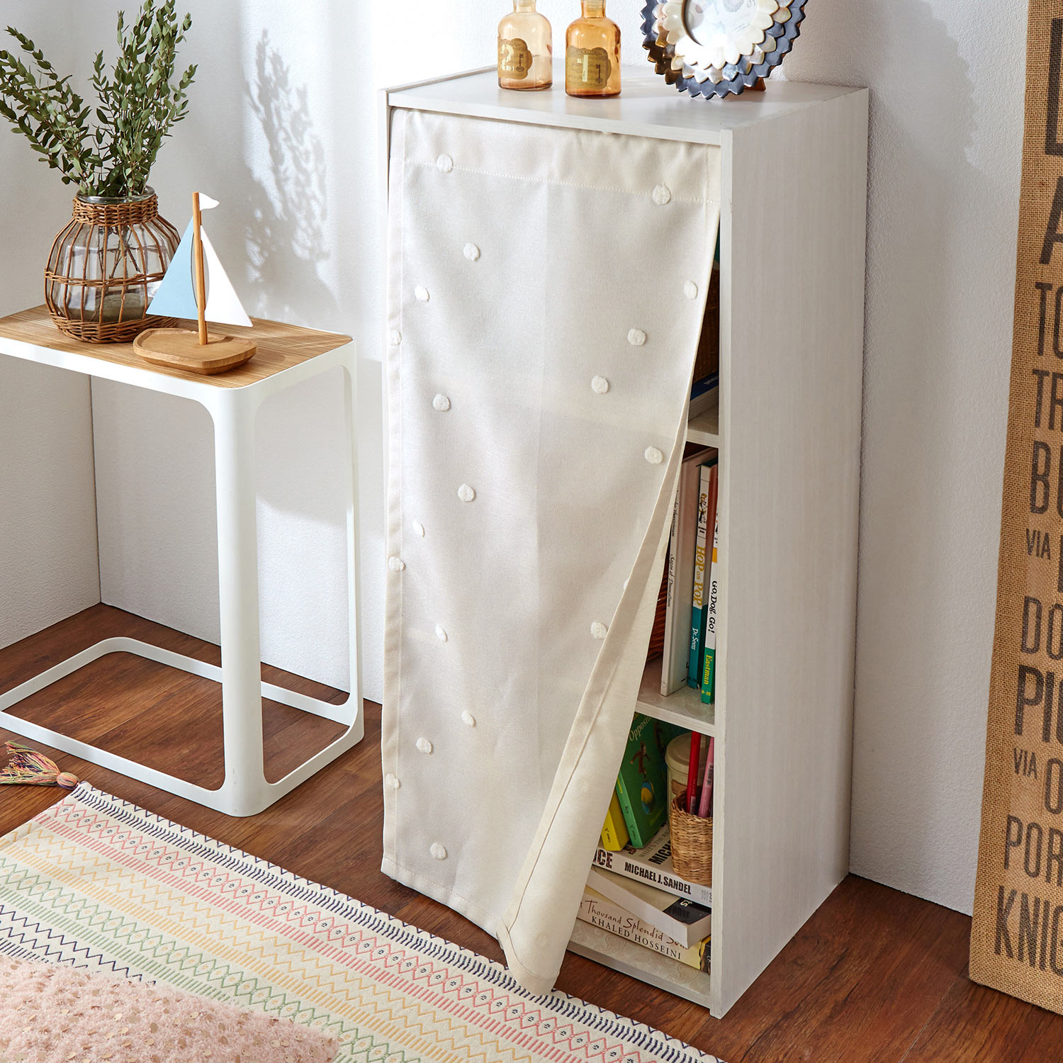 ぽんぽんデザインのカラーボックス用目隠しカーテン 通販のベルメゾンネット ぽんぽんデザインのカラーボックス用目隠しカーテン 通販のベルメゾンネット