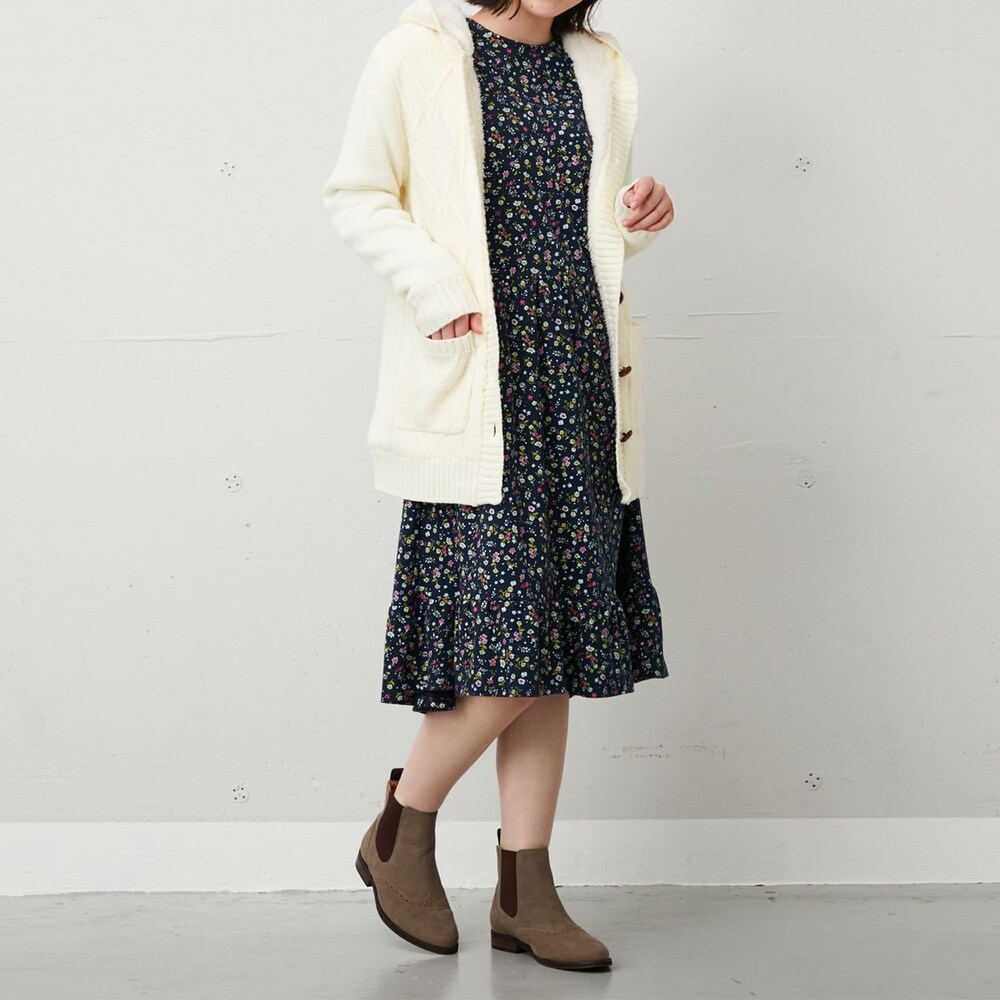 アイボリー／モデル身長：162cm、着用サイズ：160