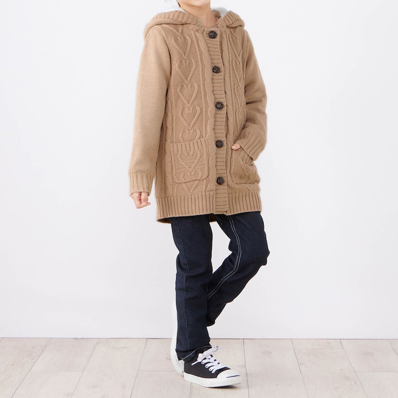 ベージュ／モデル身長120cm・120サイズ着用