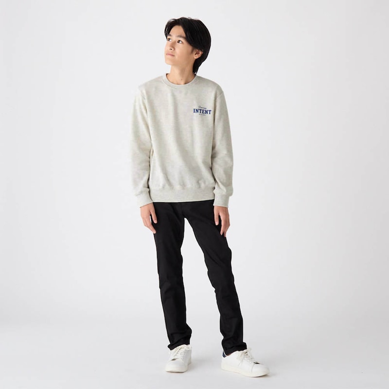 オートミール（バックロゴ）／モデル身長152cm・150サイズ着用