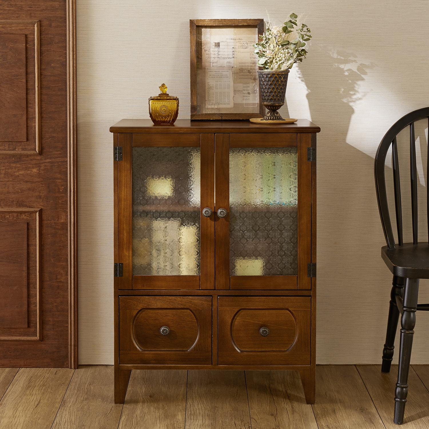 【ベルメゾン】古家具風デザインガラスのキャビネット