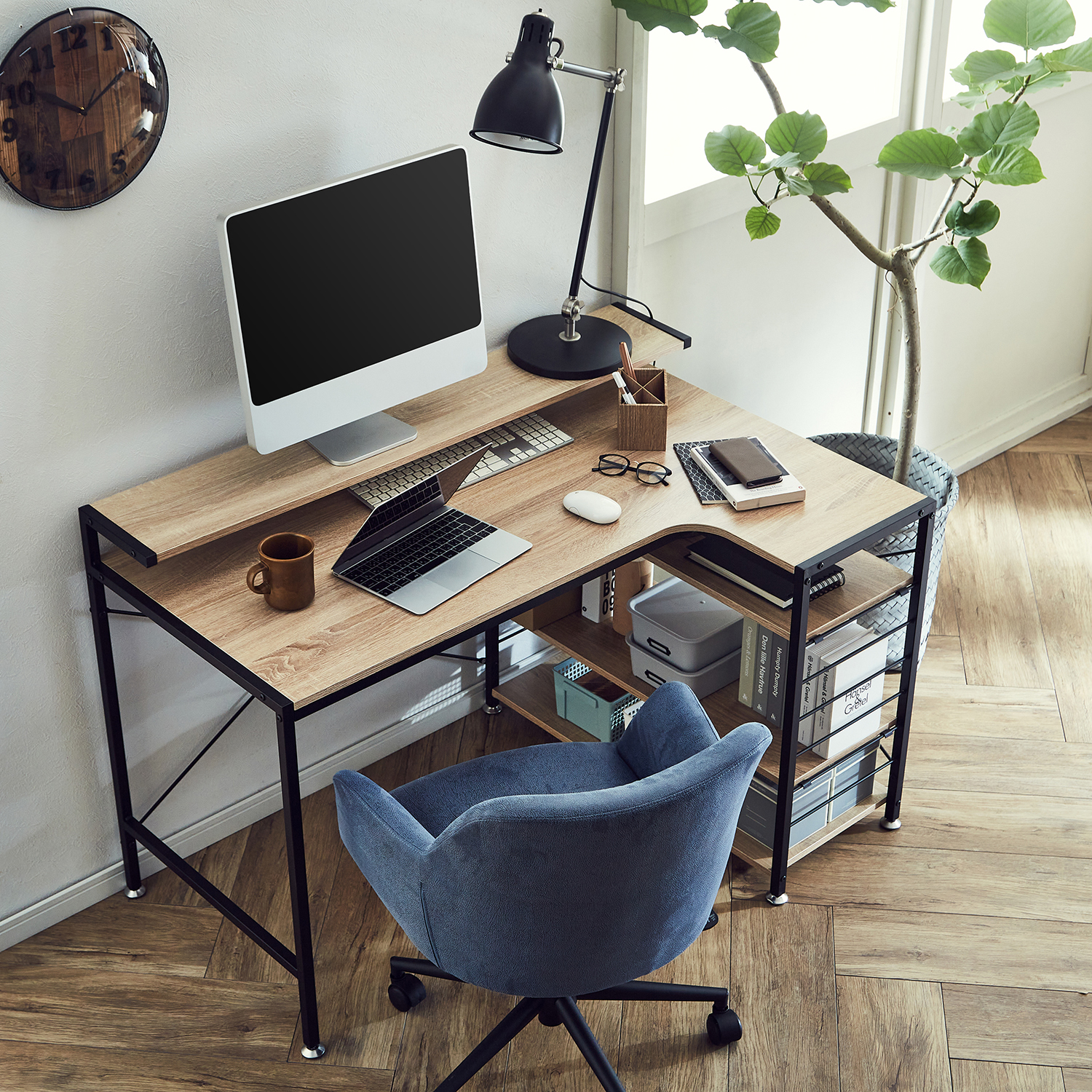 【ベルメゾン】在宅ワークにも最適なラック付き木目調L字パソコンデスク